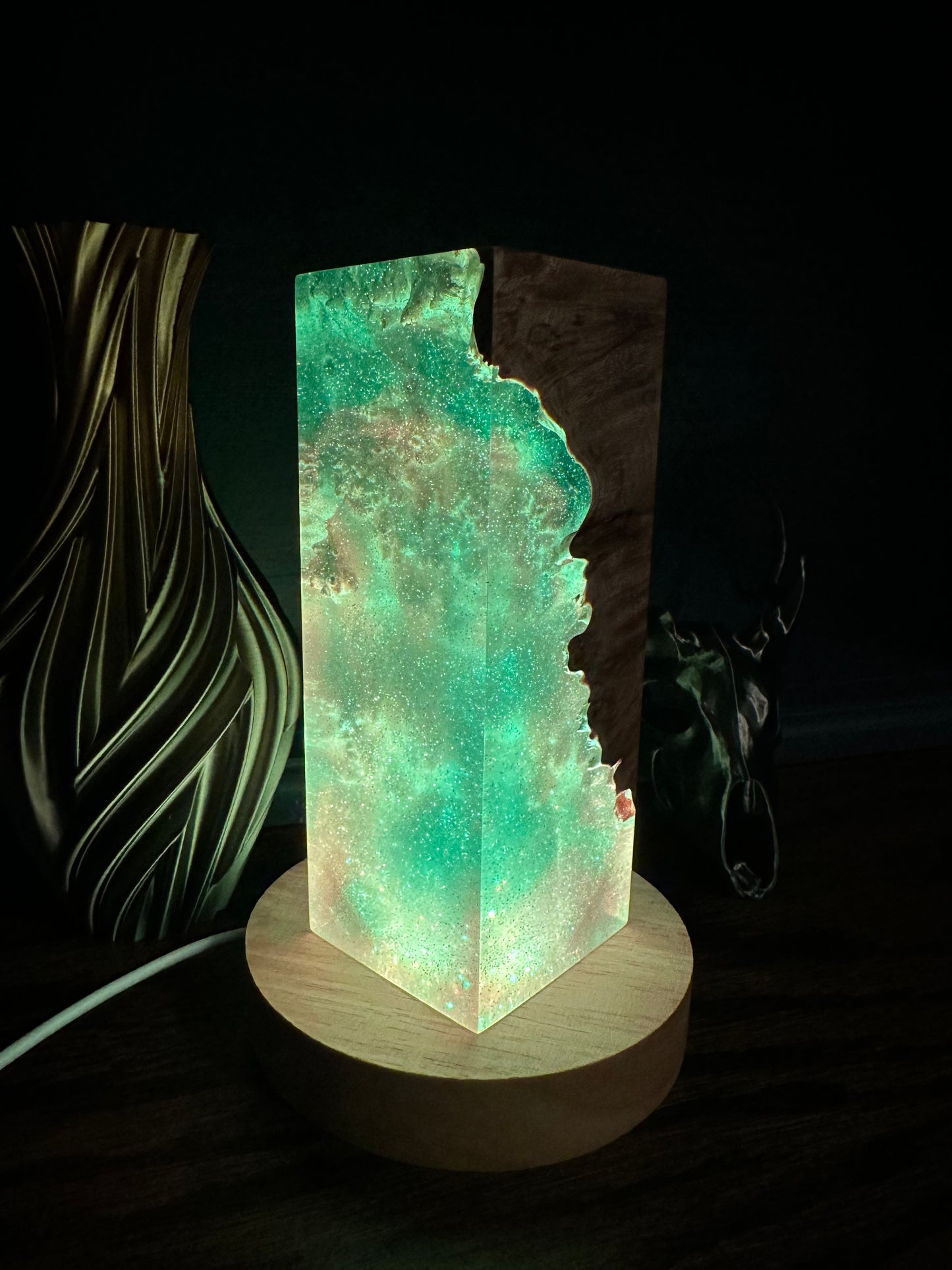 Cosmic display with light base