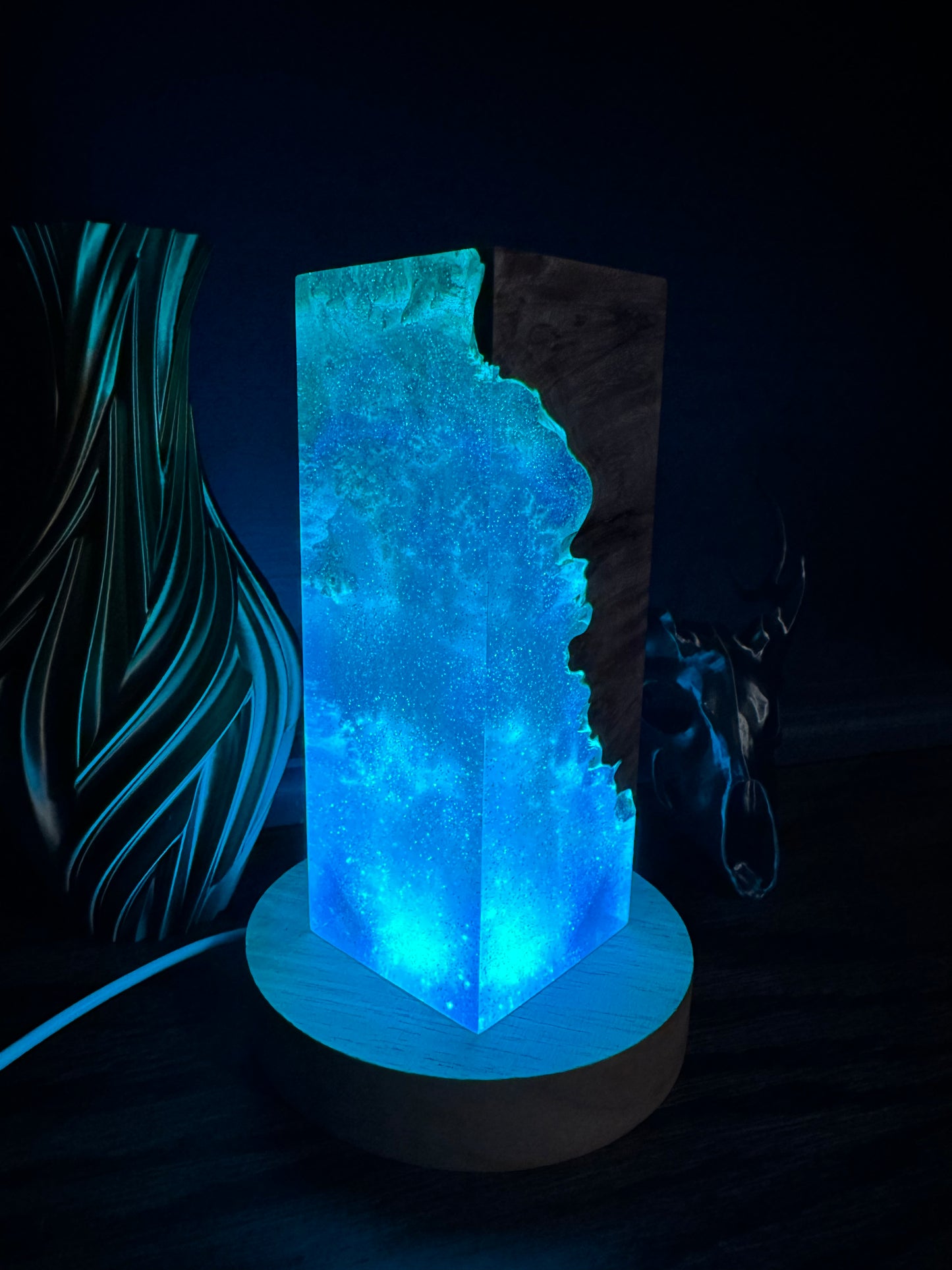 Cosmic display with light base