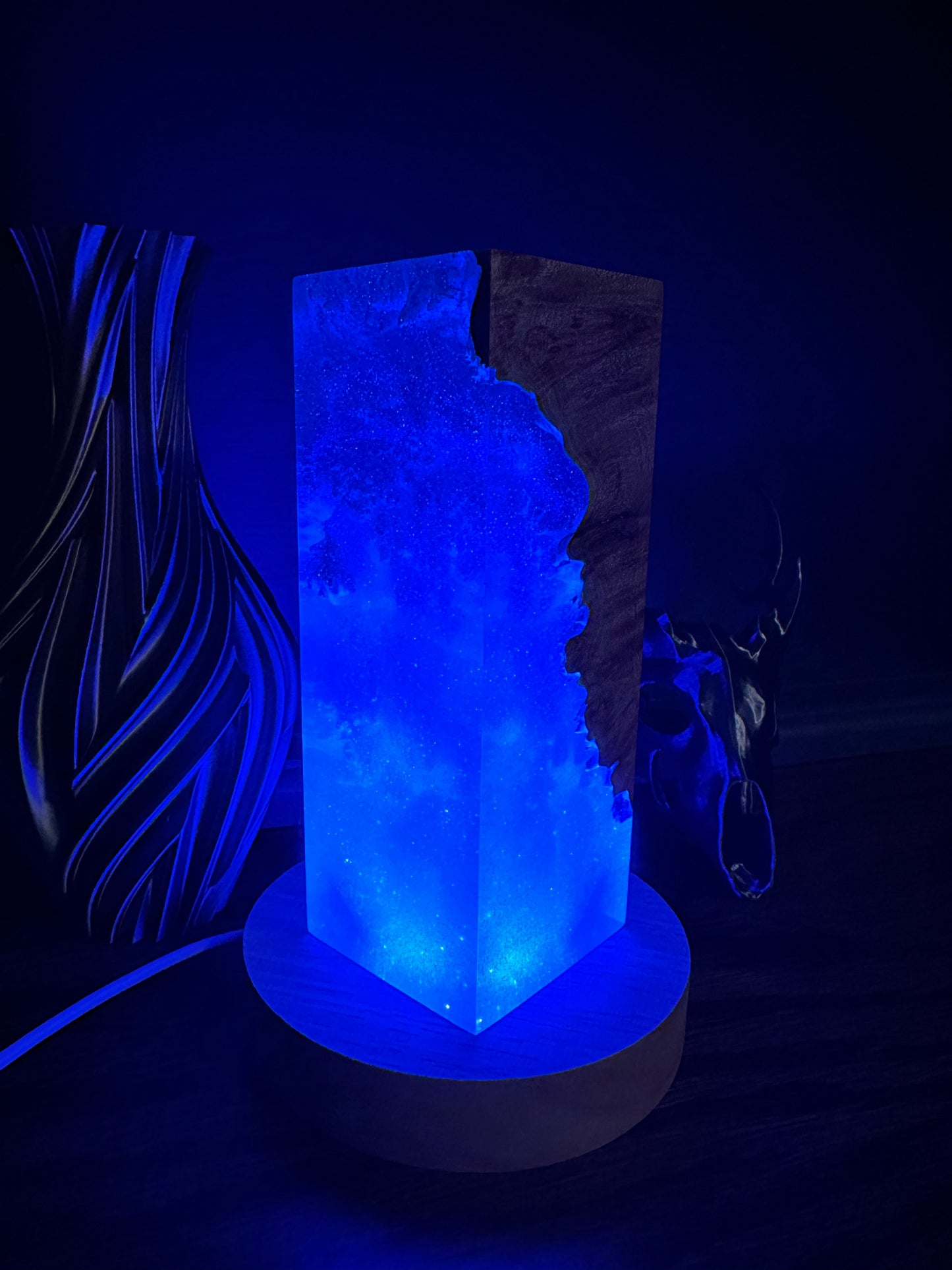 Cosmic display with light base